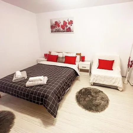 Buzz Apartment *